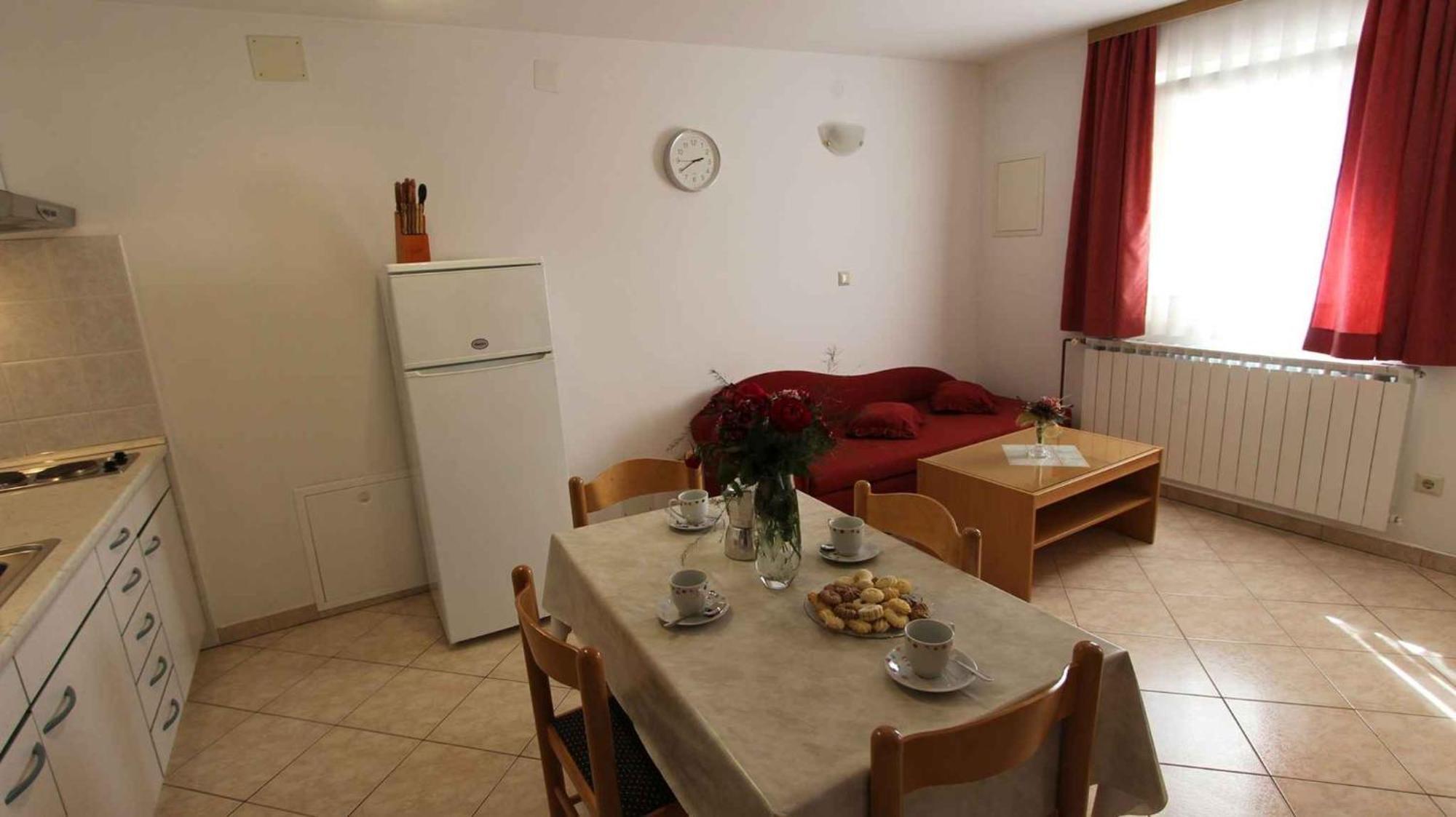 Malinska, Primorje-gorski Kotar 20 Apartman *
